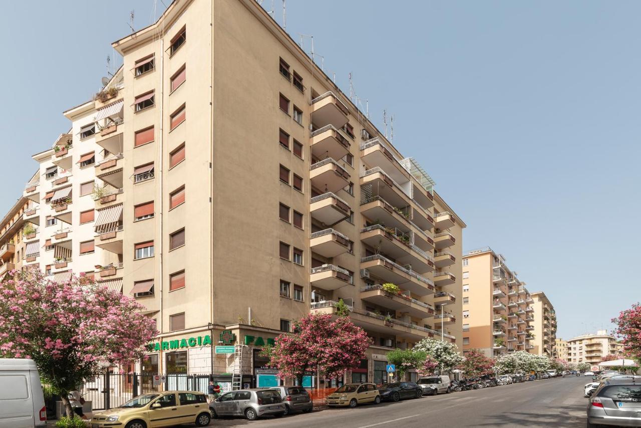 Roomy And Bright Apartment With Terrace Rome Buitenkant foto