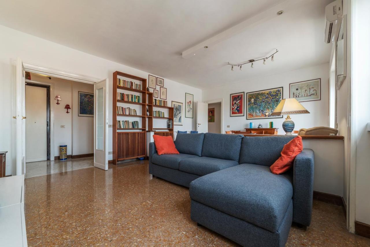 Roomy And Bright Apartment With Terrace Rome Buitenkant foto