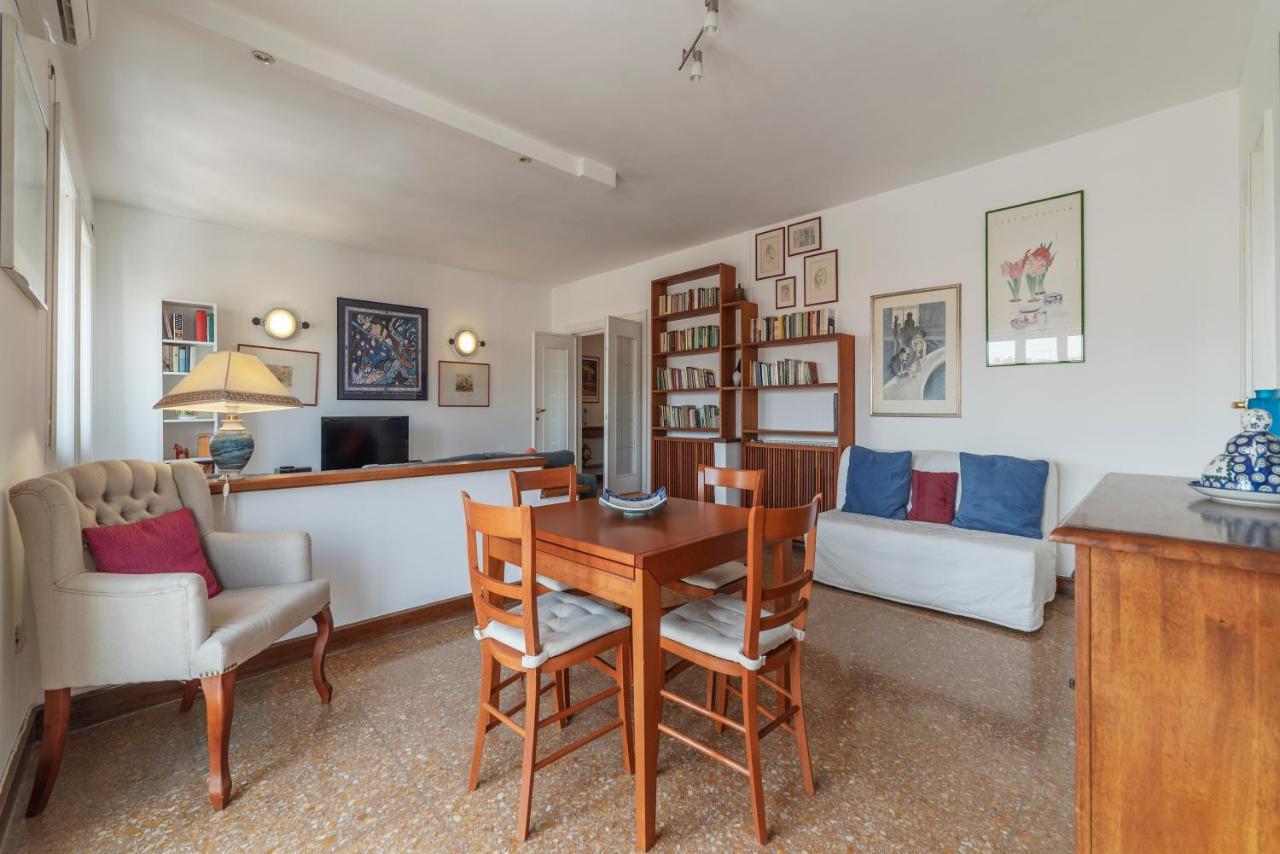 Roomy And Bright Apartment With Terrace Rome Buitenkant foto