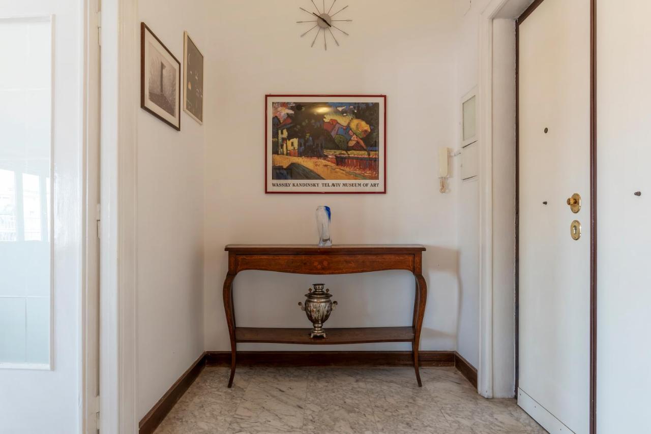 Roomy And Bright Apartment With Terrace Rome Buitenkant foto