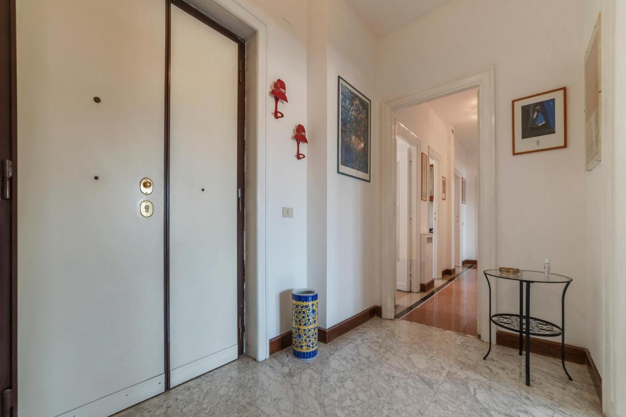 Roomy And Bright Apartment With Terrace Rome Buitenkant foto
